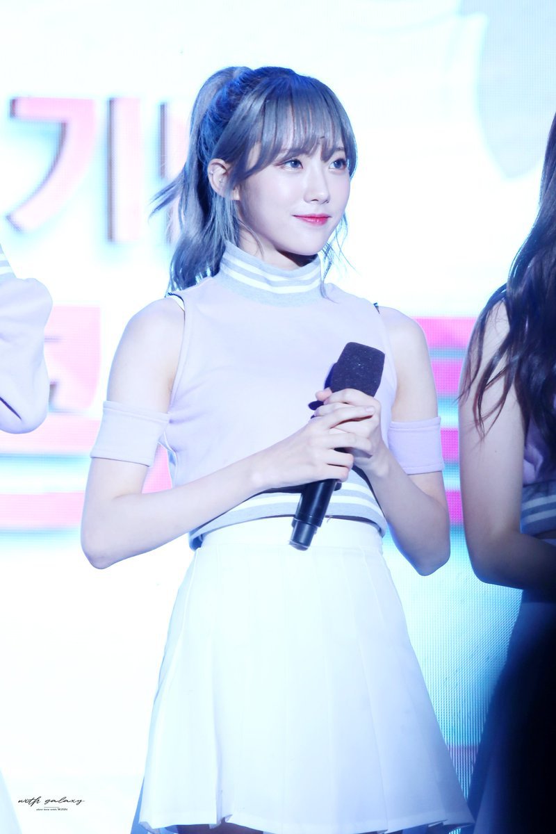 애쉬그래이머리가 잘어울리는 우주소녀 루다.jpgif | 인스티즈