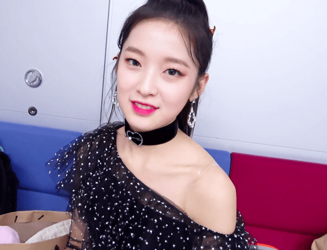 오마이걸 아린이와 아이컨택.gif | 인스티즈