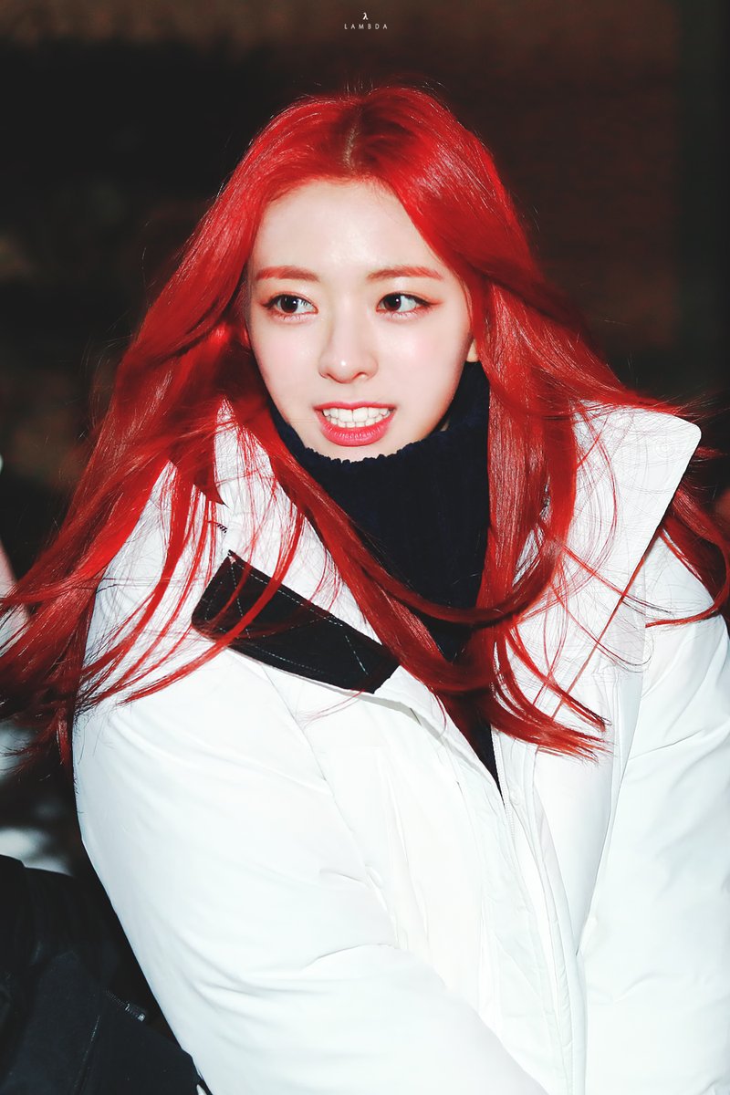 빨간머리가 잘어울리는 ITZY 유나.jpgif | 인스티즈