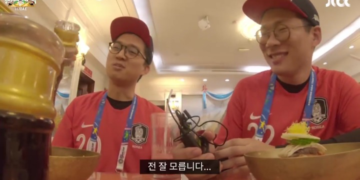 쉬지않고 게겐프레싱하는 북한 옥류관 직원.jpg | 인스티즈