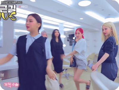 과격하게 퇴근하는 여자친구.gif | 인스티즈