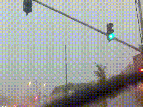 눈 앞에 떨어지는 벼락.gif | 인스티즈