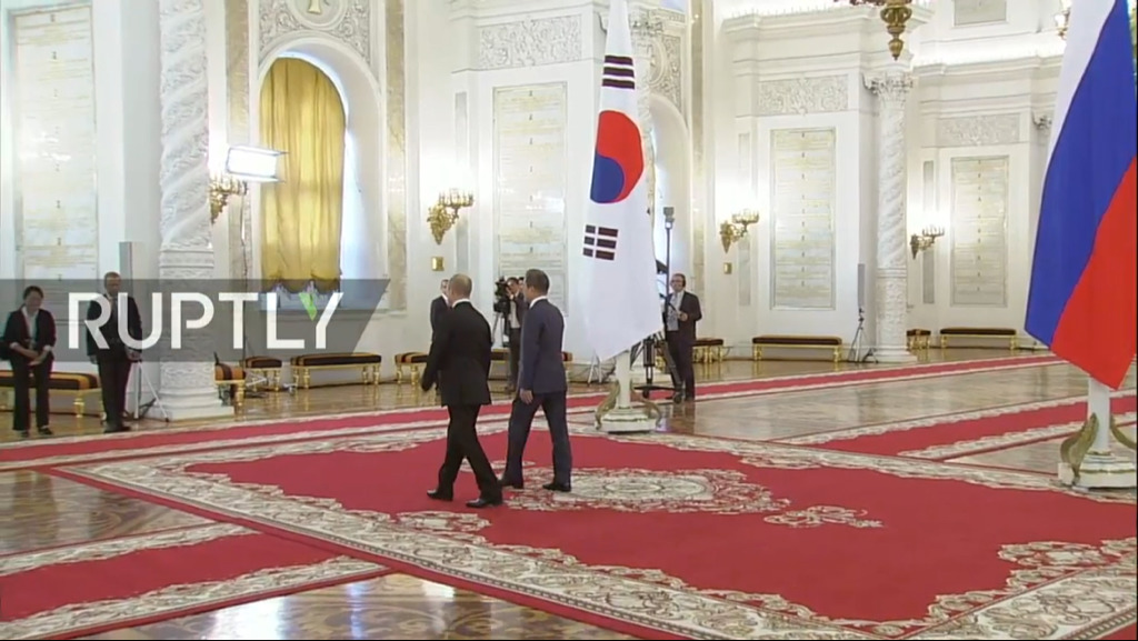 문재인 대통령 러시아 국빈방문 공식 환영식.jpg | 인스티즈