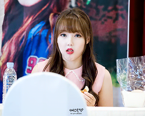 빵을 좋아하는 여자친구 예린이.gif | 인스티즈