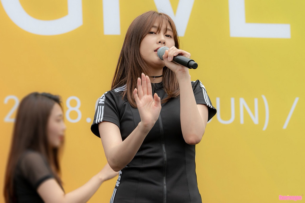 [에이핑크] 피곤한 하루의 시작이라서 하영이 | 인스티즈