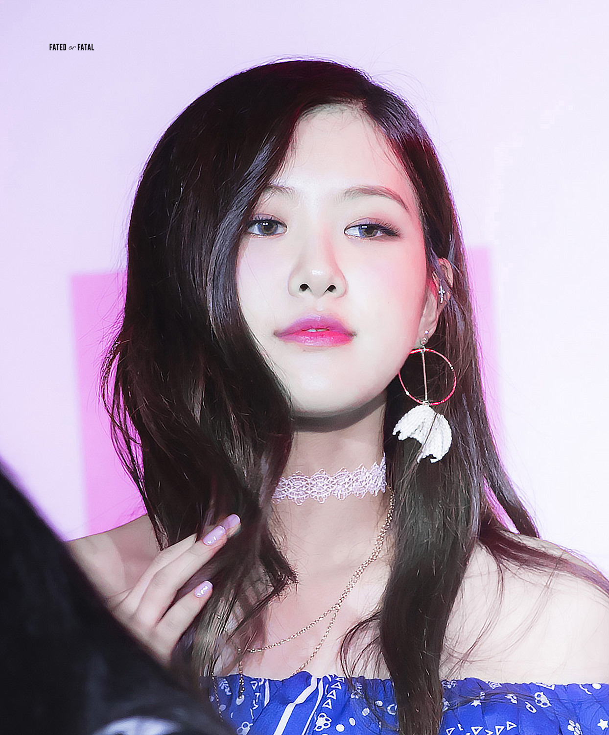 로제 흑발 처음 하고 나타났을때.jpgif | 인스티즈
