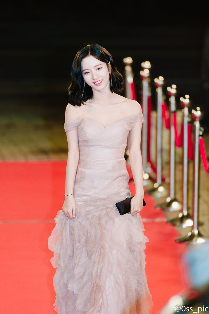 드레스 입은 갓보나 jpgif | 인스티즈