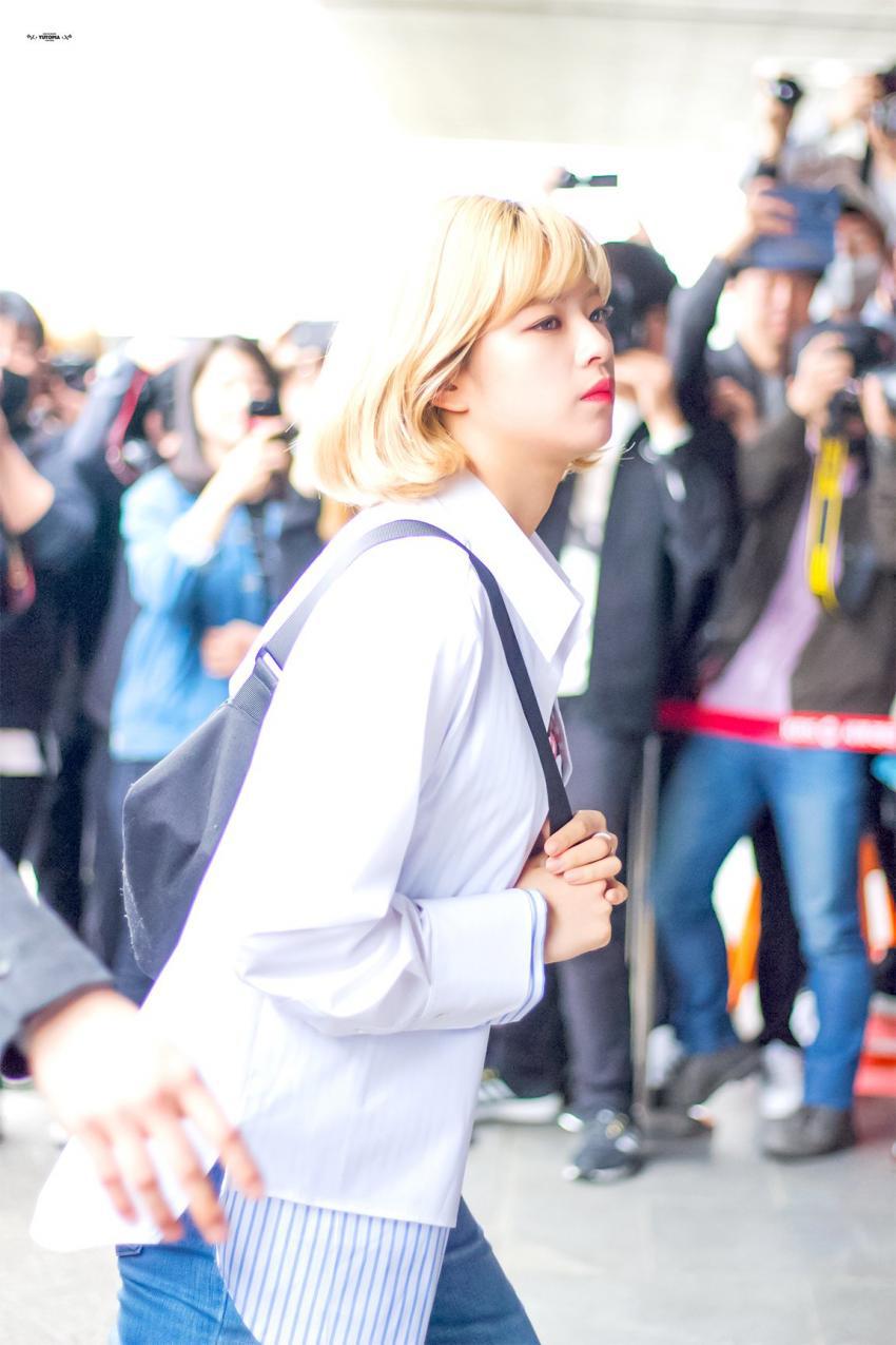 180401 안녕하세요 출근 정연이~ | 인스티즈