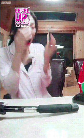 레드벨벳 막강 흥부자 조이.gif | 인스티즈