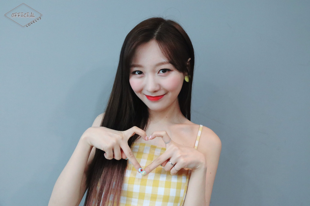 [러블리즈] 식후 커피를 거의 다 마셔가서 수정이 | 인스티즈